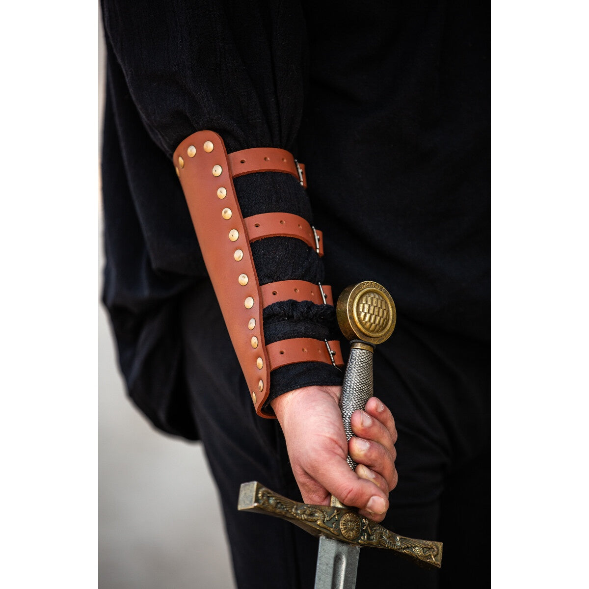 Imagen del producto Brazalete medieval de cuero Mar marrón