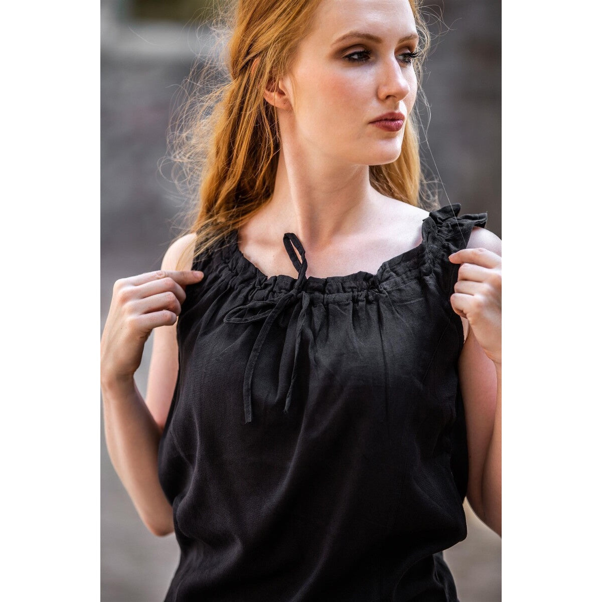 Imagen del producto Blusa de verano medieval Adele sin mangas negra