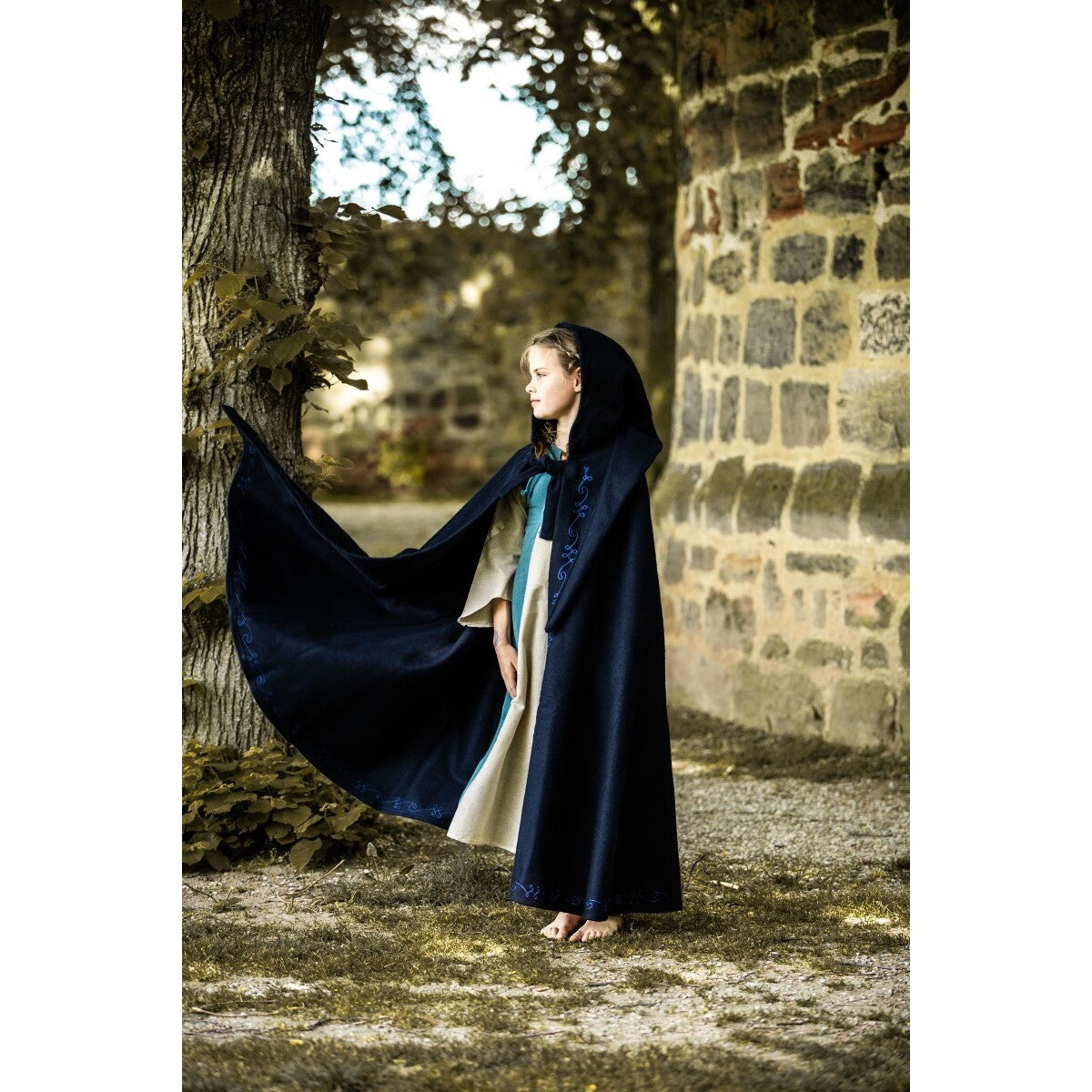 Imagen del producto Capa medieval de lana con bordado para niños