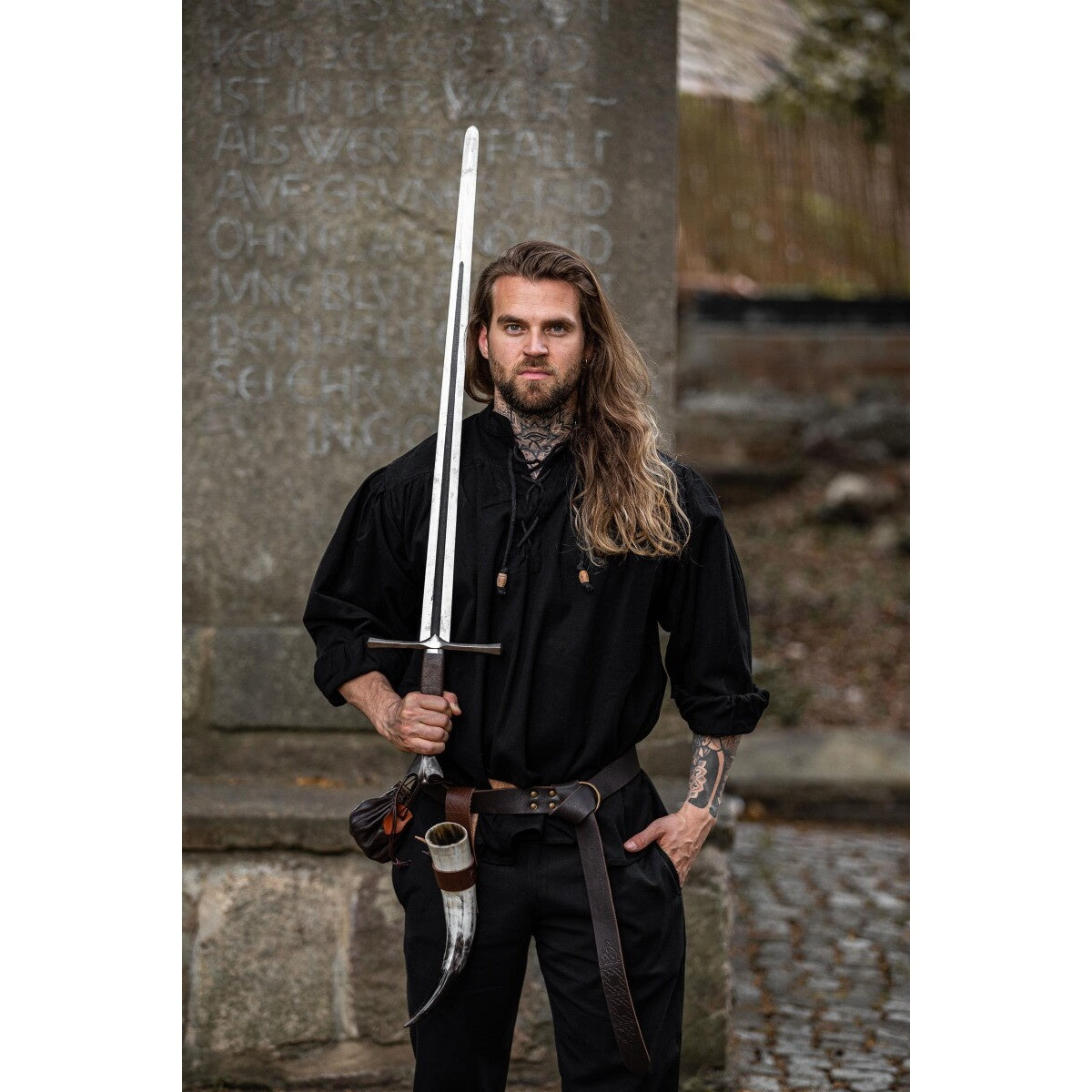 Imagen del producto Camisa medieval con cordones Georg de cuello alto negro jaspeado