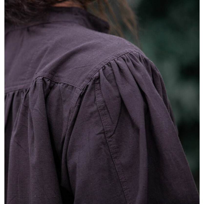Imagen del producto Camisa medieval con cordones y cuello alto Friedrich marrón