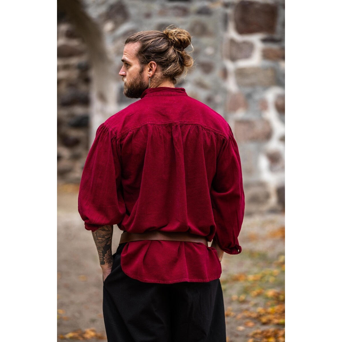 Imagen del producto Camisa medieval con cuello alto y cordones Friedrich rojo burdeos