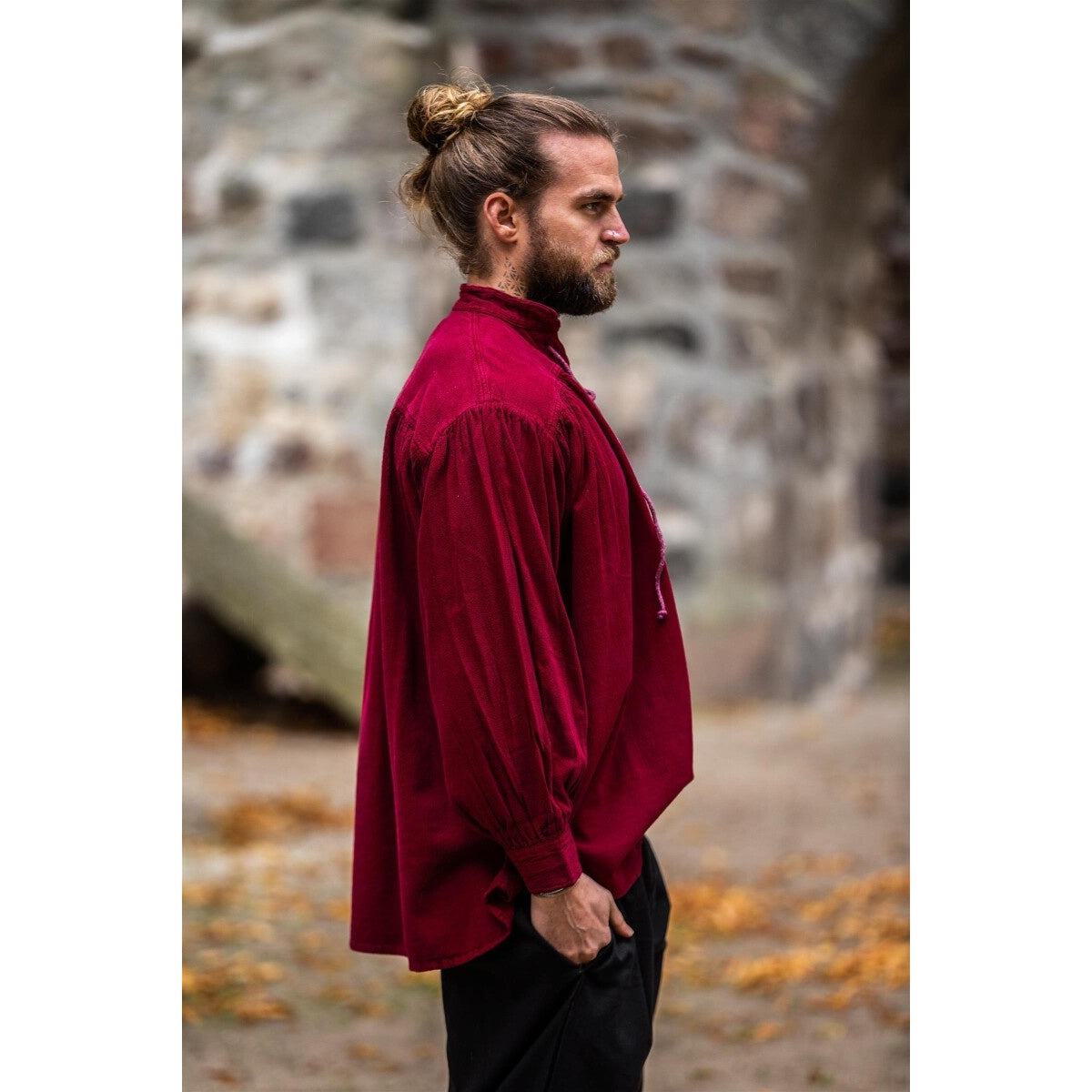 Imagen del producto Camisa medieval con cuello alto y cordones Friedrich rojo burdeos