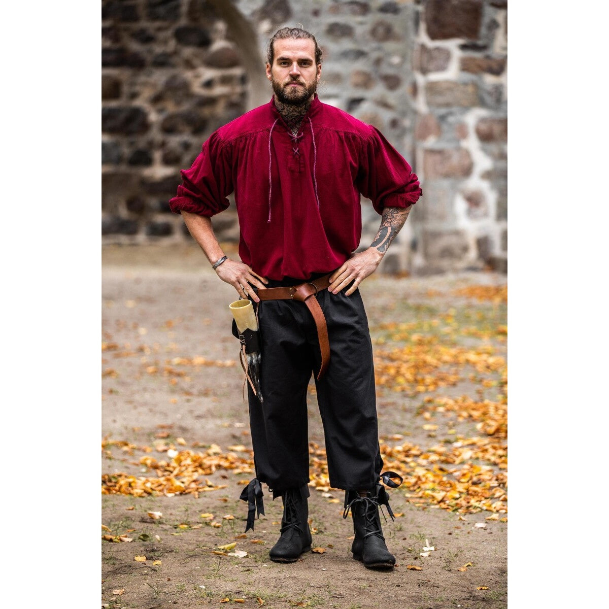 Imagen del producto Camisa medieval con cuello alto y cordones Friedrich rojo burdeos