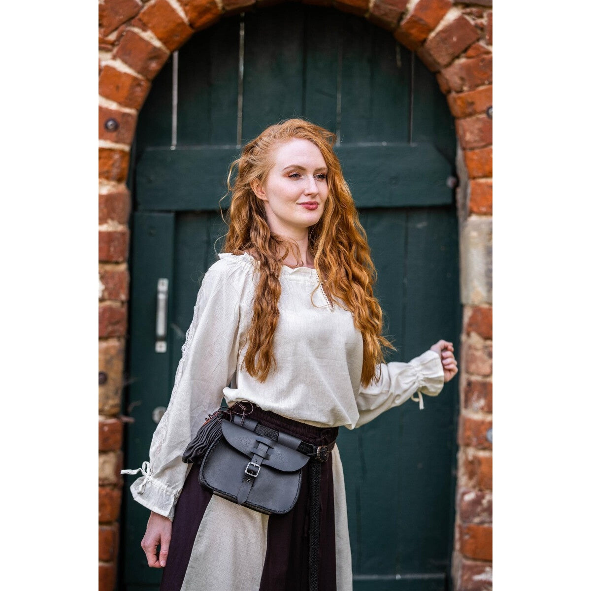 Imagen del producto Blusa medieval con encaje Bettina beige