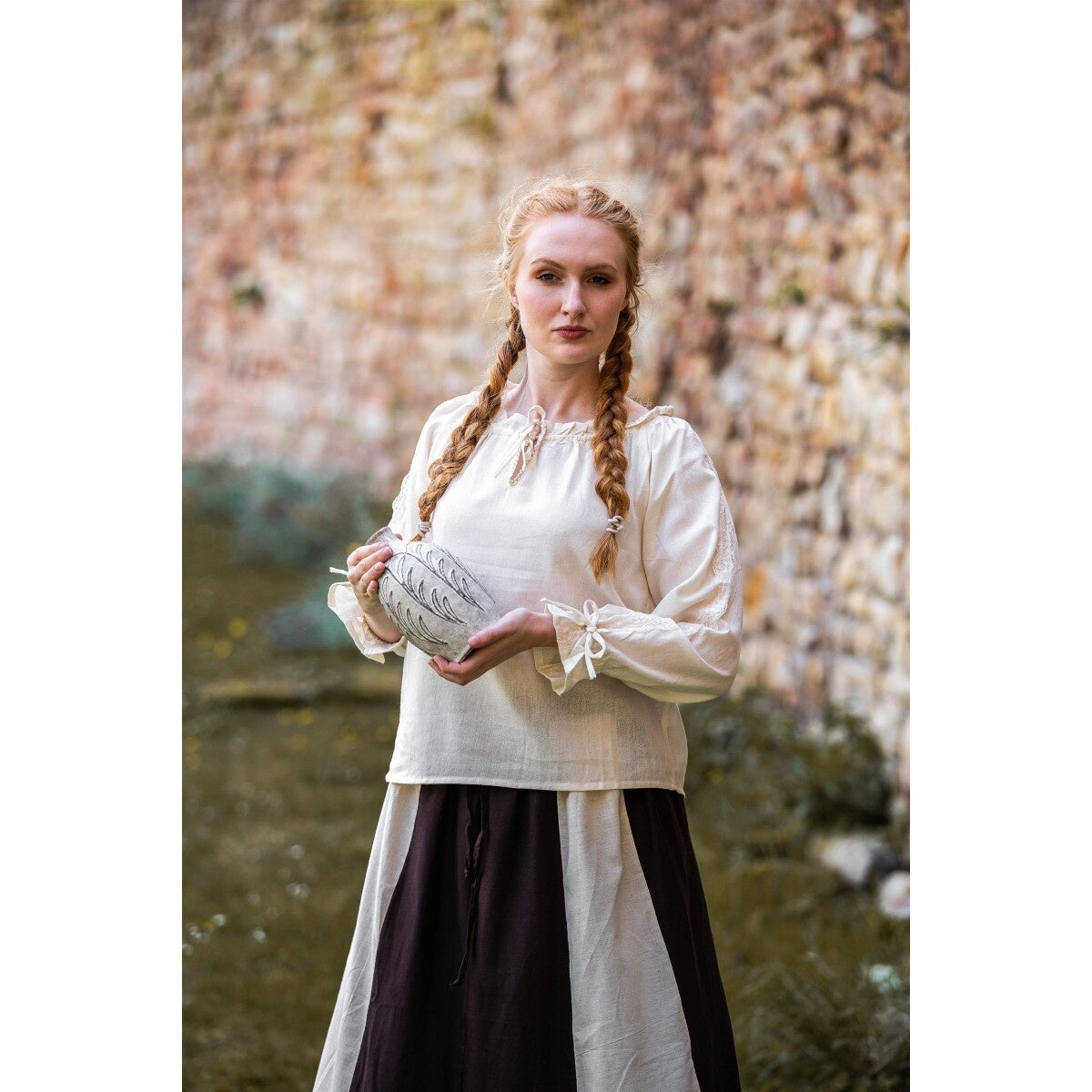 Imagen del producto Blusa medieval con encaje Bettina beige