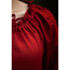 Imagen del producto Blusa medieval con encaje Bettina roja