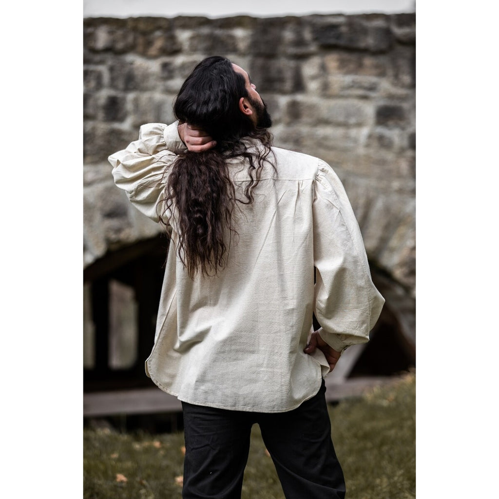 Imagen del producto Camisa medieval con jaretas y botones de madera Oswald beige