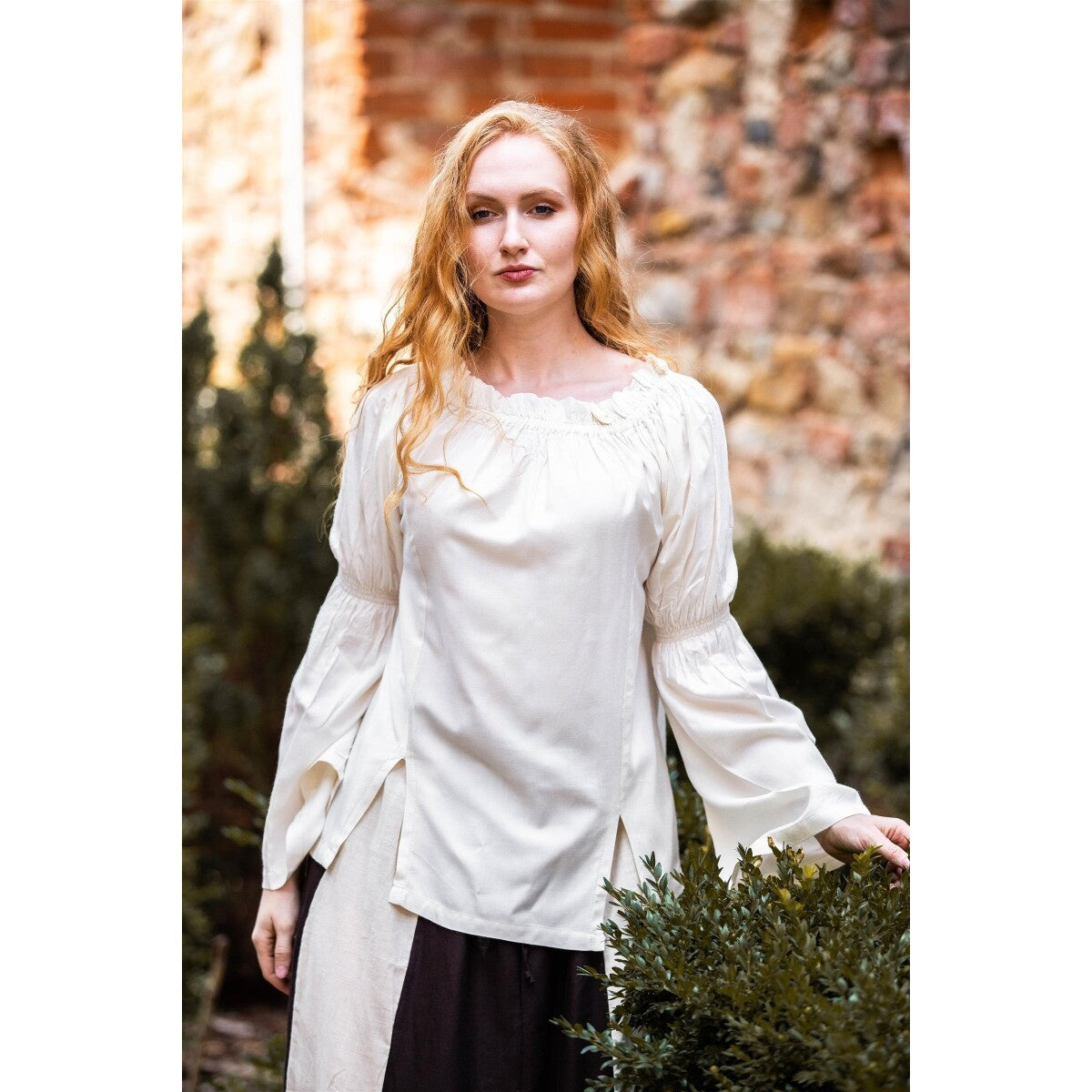 Imagen del producto Blusa medieval Emma beige