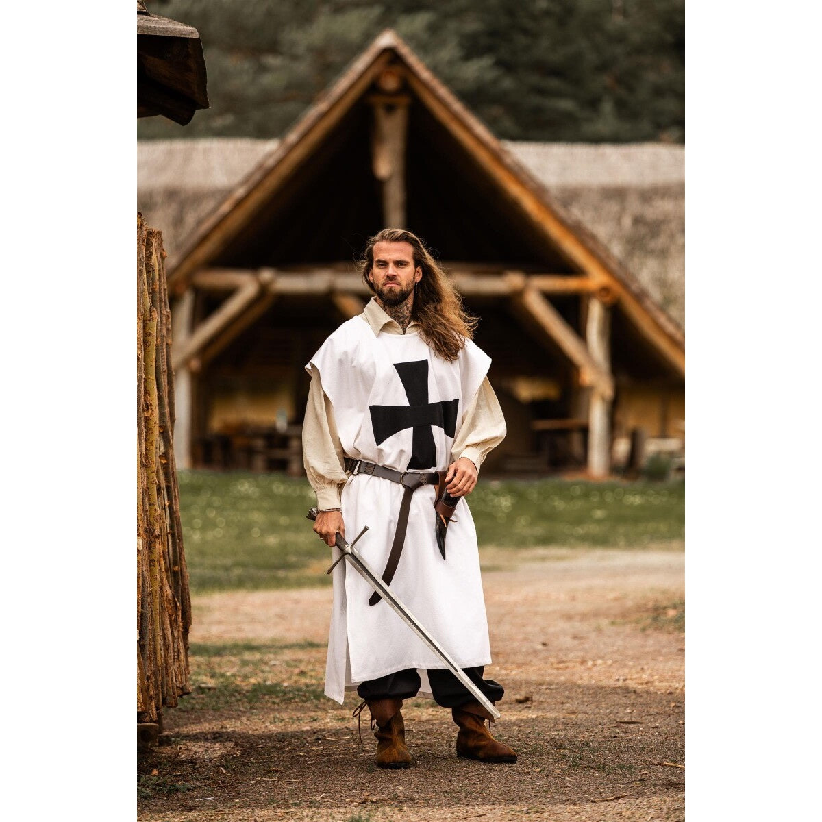 Imagen del producto Tabardo medieval de los Caballeros Templarios blanco y negro