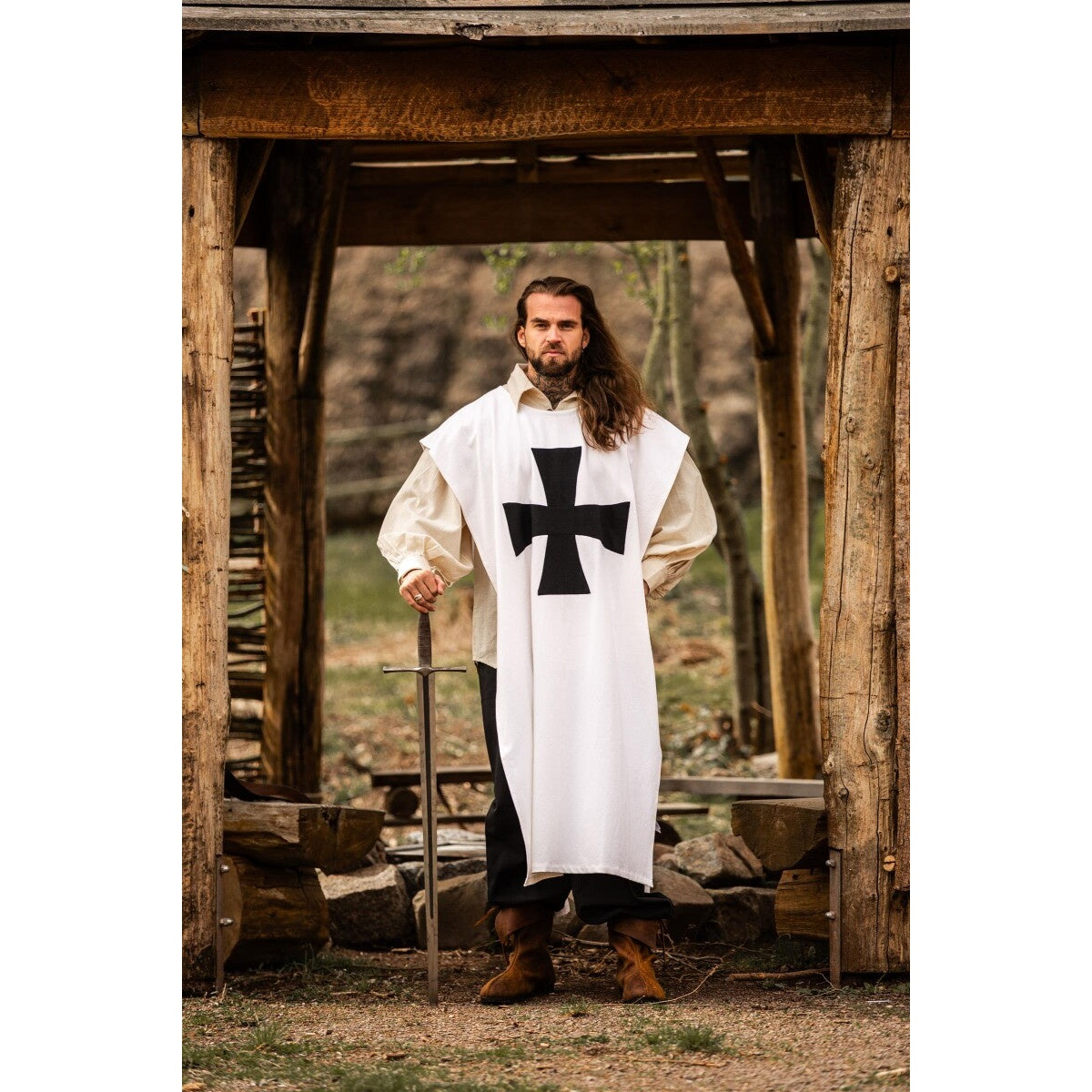 Imagen del producto Tabardo medieval de los Caballeros Templarios blanco y negro