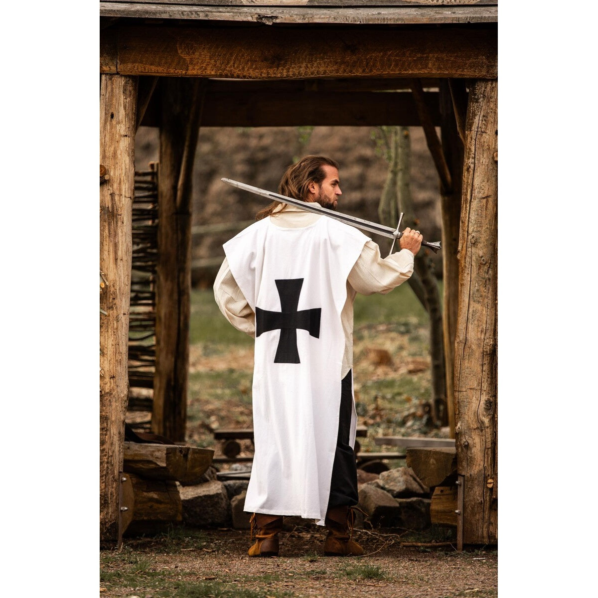Imagen del producto Tabardo medieval de los Caballeros Templarios blanco y negro