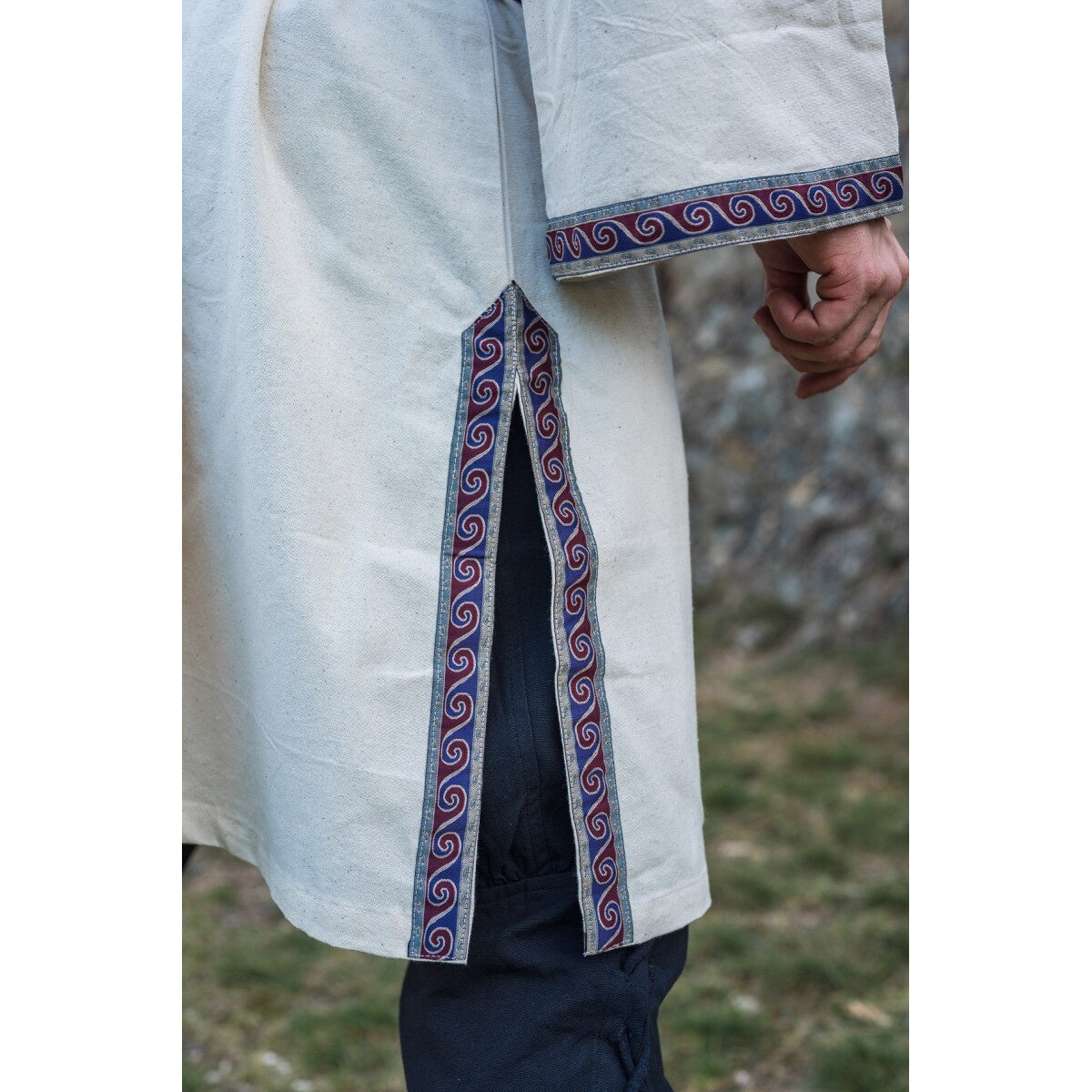 Imagen del producto Túnica medieval con cenefa Halvor beige
