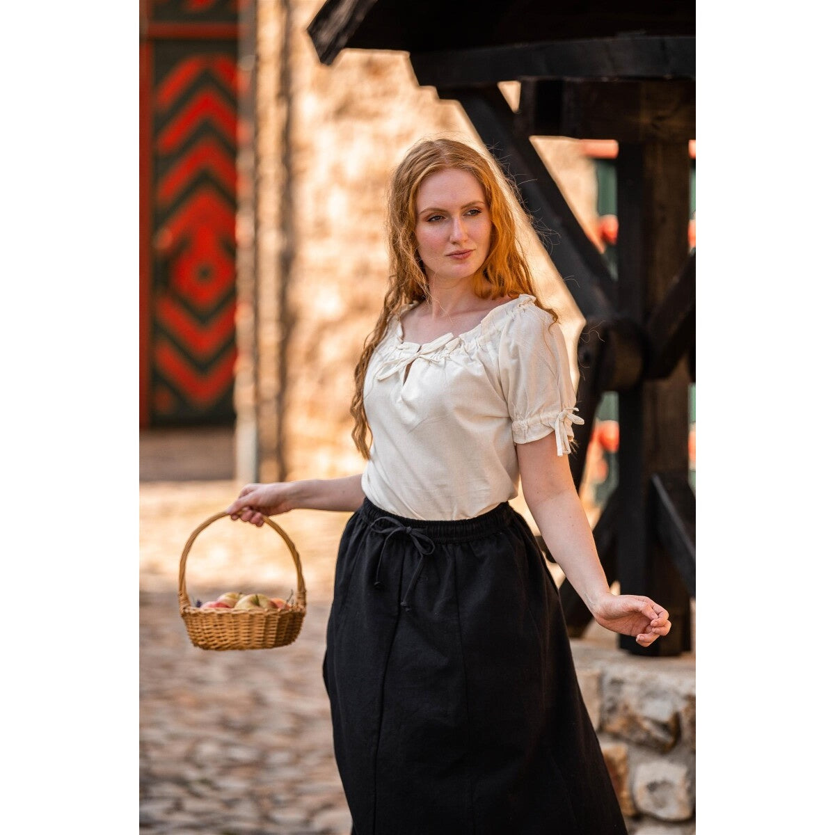 Imagen del producto Blusa medieval de manga corta Otilia beige