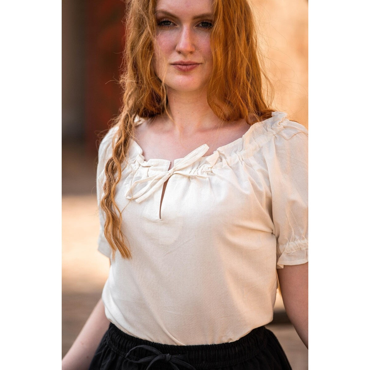 Imagen del producto Blusa medieval de manga corta Otilia beige