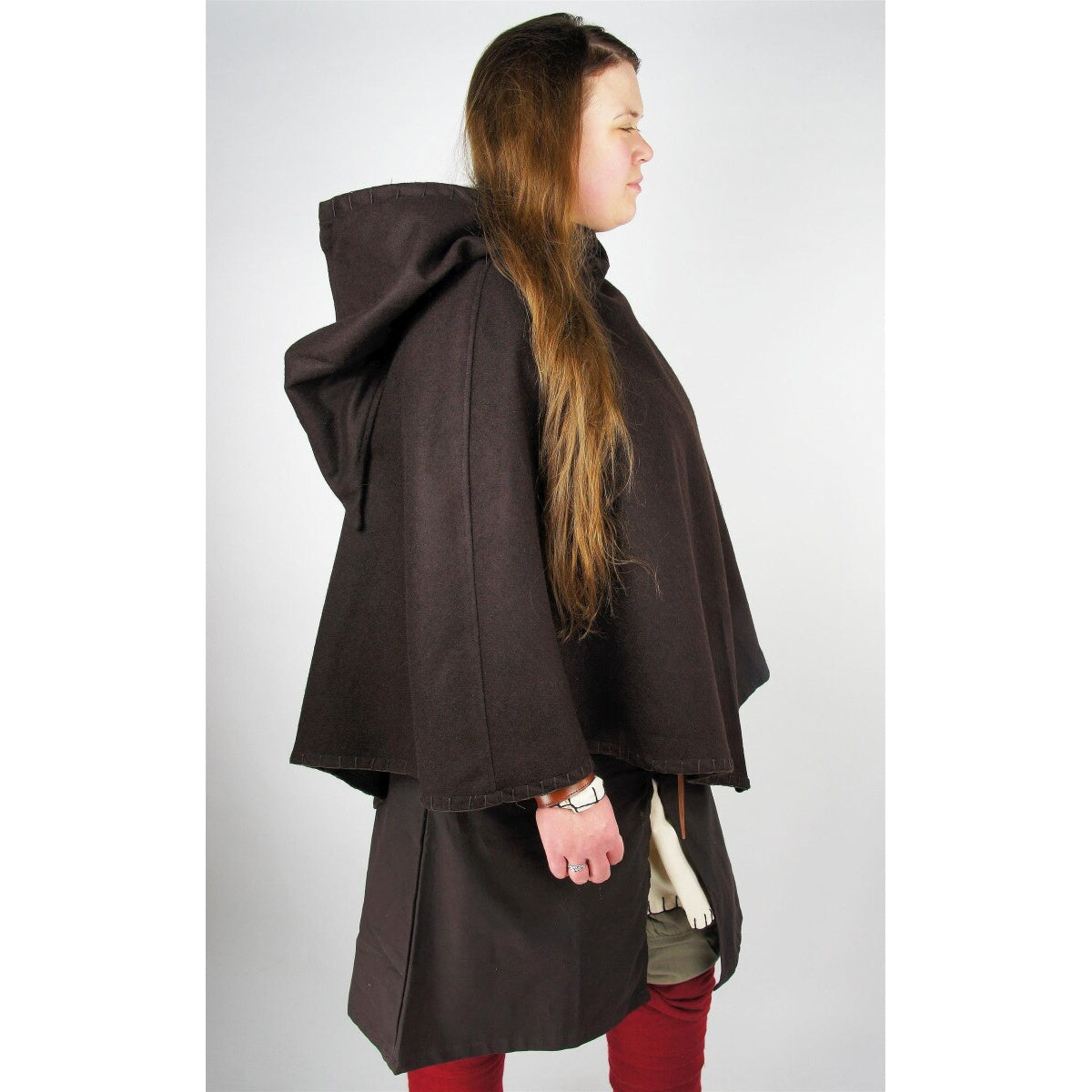 Imagen del producto Capucha medieval Egill con bordado marrón