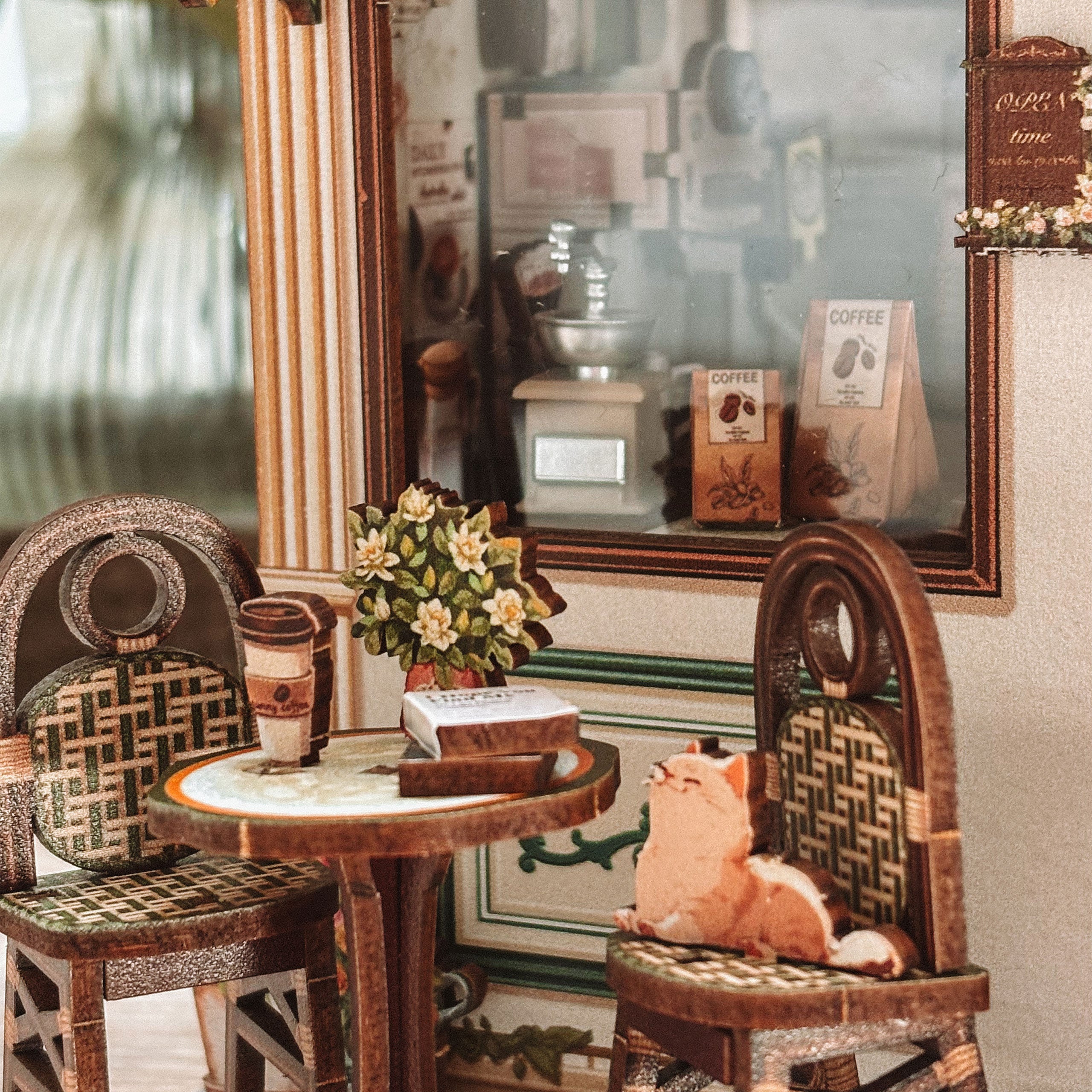 Imagen del producto CuteBee - Sunny Cafe casa en miniatura Book Nook kit de modelo