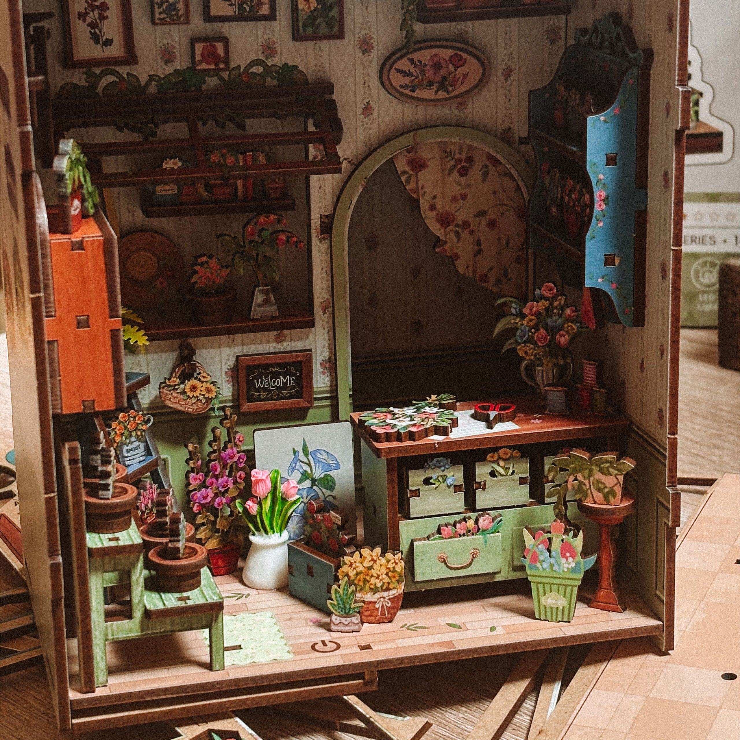 Imagen del producto CuteBee - Maqueta de casa en miniatura Book Nook Champs-Élysées Florist