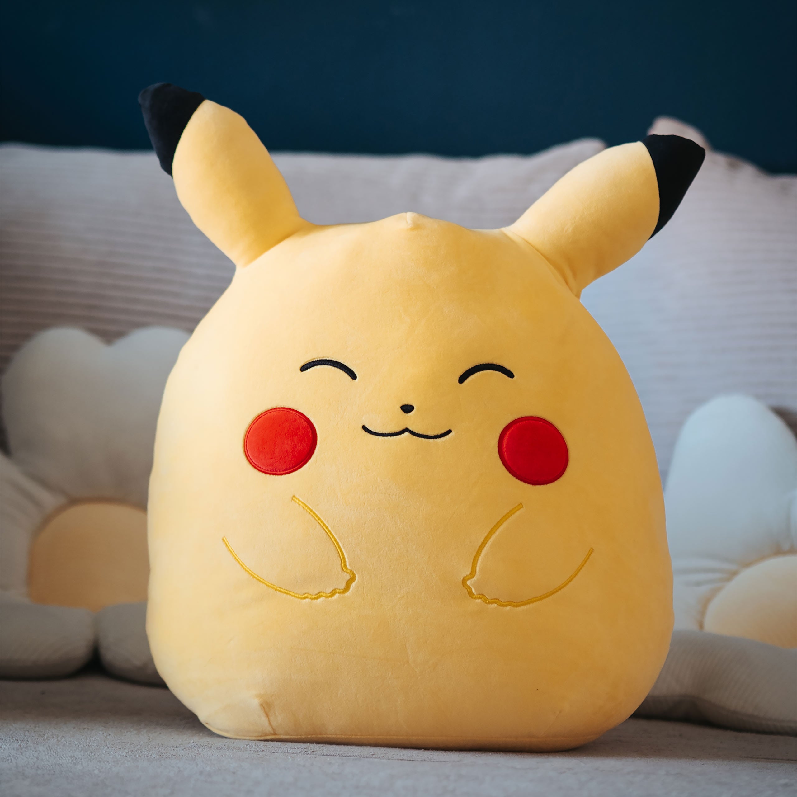 Imagen del producto Pokémon - Peluche Pikachu Squishmallows 35 cm