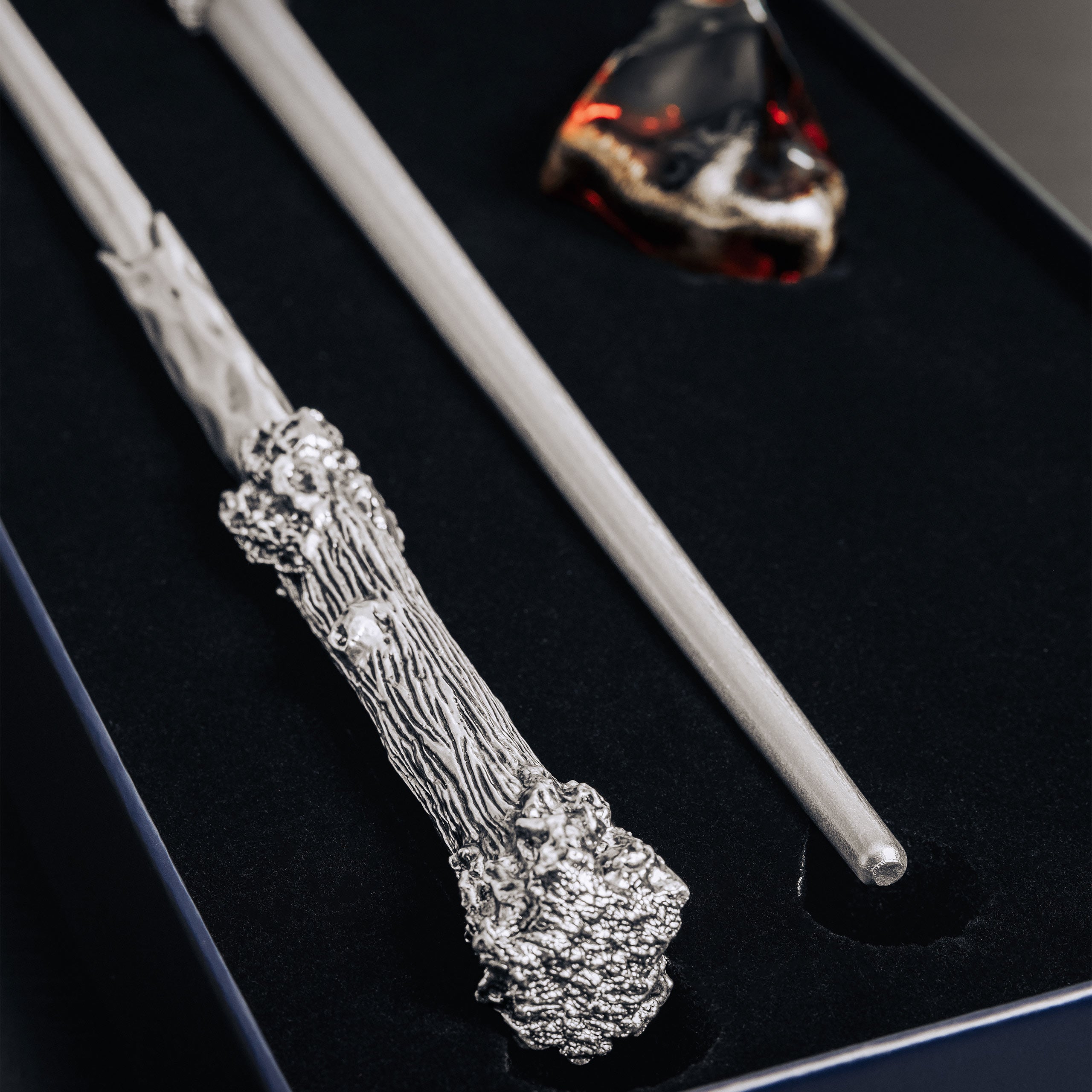 Imagen del producto Harry Potter - Set de 2 varitas y réplica de la Piedra Filosofal Set de regalo 25th Anniversary