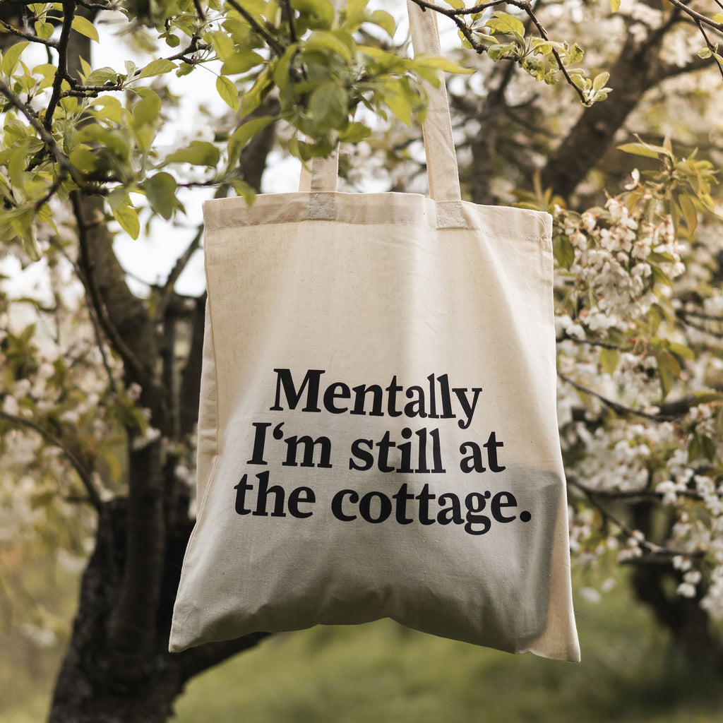 Imagen del producto Bolsa de tela Still at the Cottage para fans de Heated Rivalry