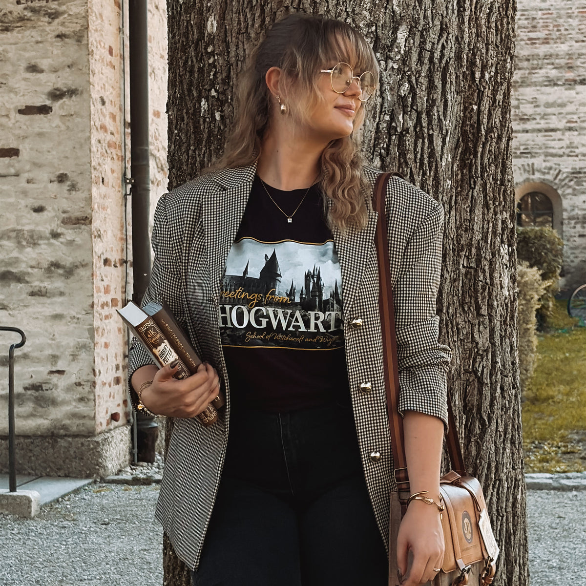 Imagen del producto Camiseta Greetings from Hogwarts - Harry Potter
