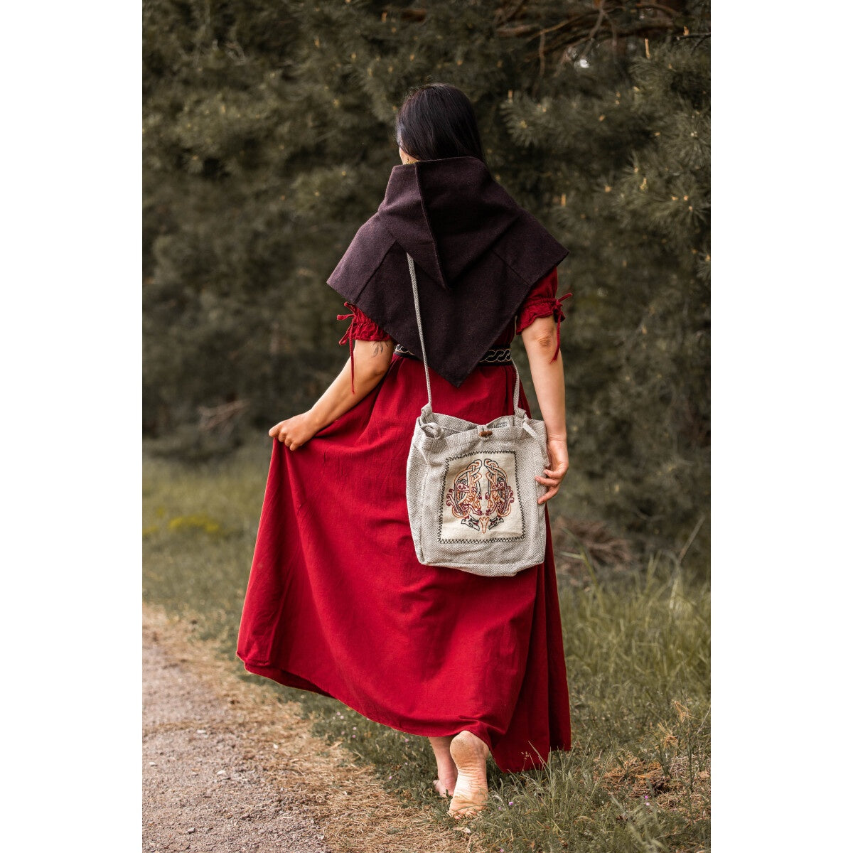 Imagen del producto Bolso bandolera medieval Tora con bordado beige