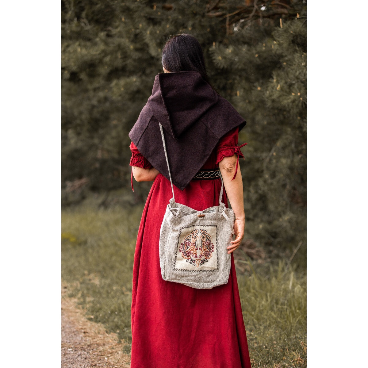 Imagen del producto Bolso bandolera medieval Tora con bordado beige