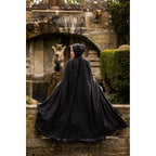 Imagen del producto Capa medieval con bordado Erna negra