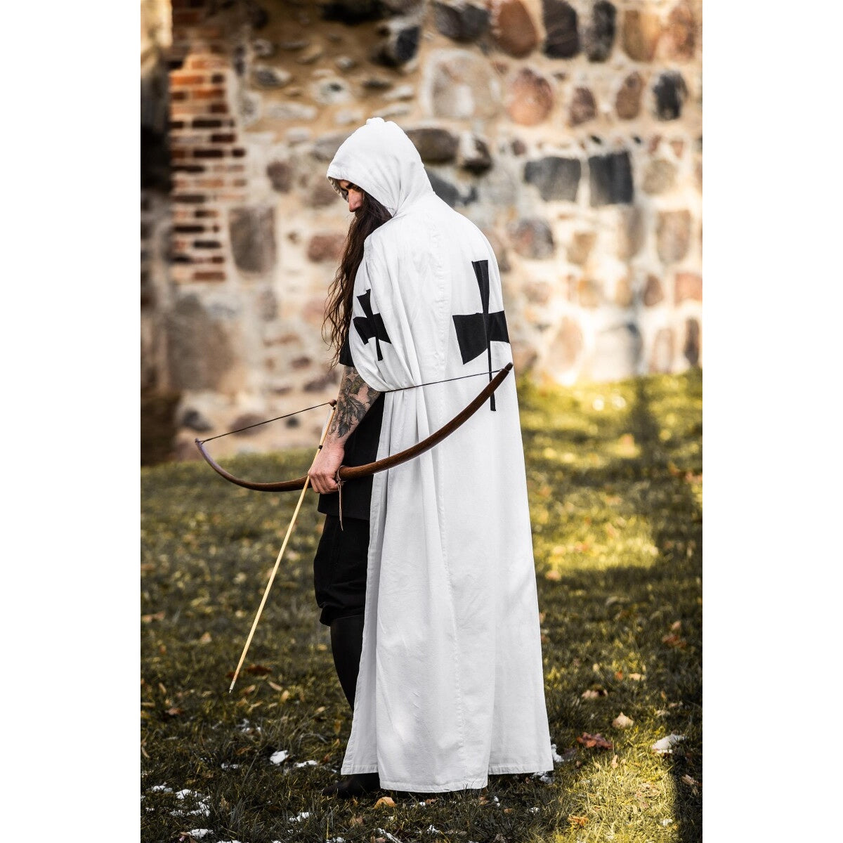 Imagen del producto Capa medieval de los Caballeros Templarios Baldwin blanco-negro
