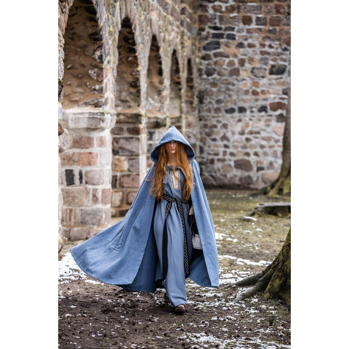 Imagen del producto Capa medieval con capucha Mila azul paloma