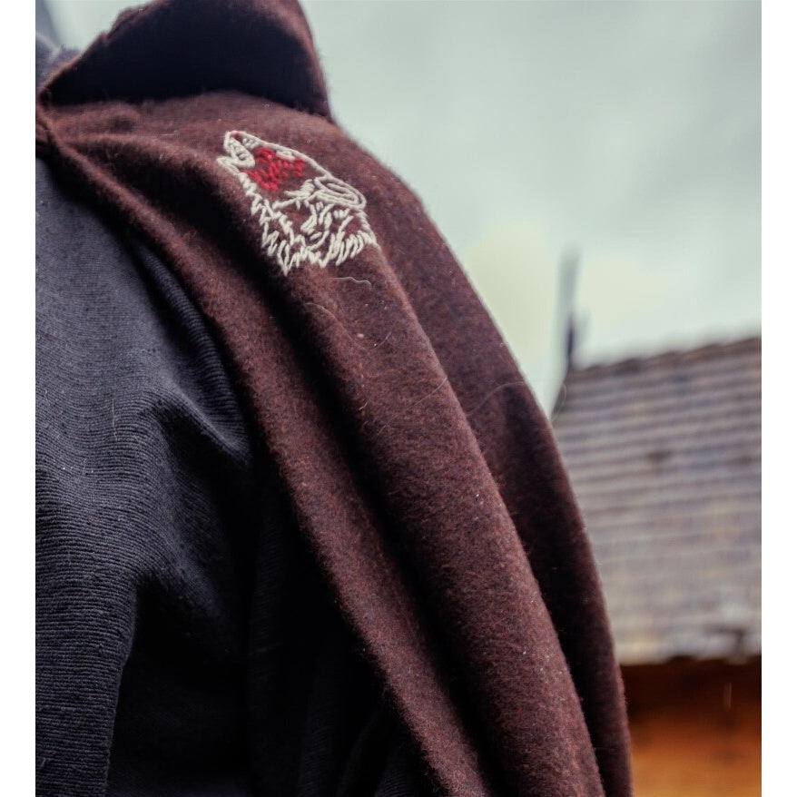 Imagen del producto Capa vikinga medieval Alpha con bordado de lobo marrón