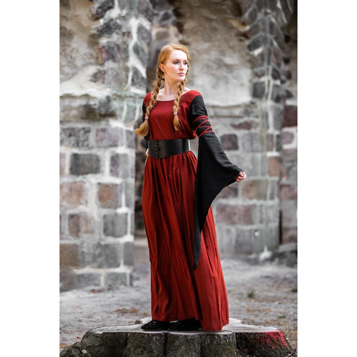 Imagen del producto Vestido medieval Dorell rojo y negro