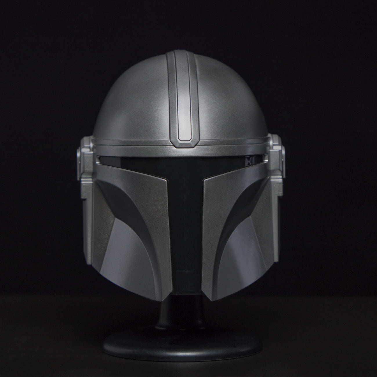 Imagen del producto Star Wars - Réplica de mini casco de Mandalorian sobre base