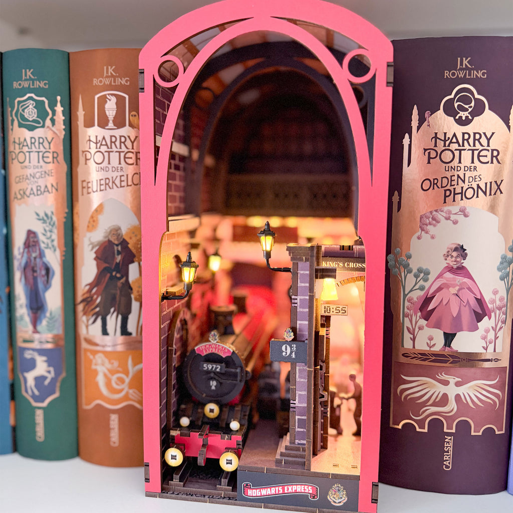 Imagen del producto Harry Potter – Maqueta de madera Hogwarts Express Book Nook