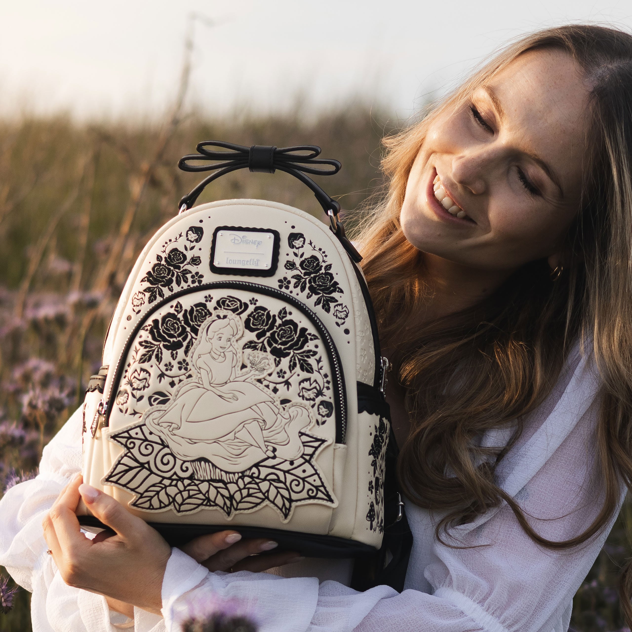 Imagen del producto Alicia en el País de las Maravillas - Mini mochila floral