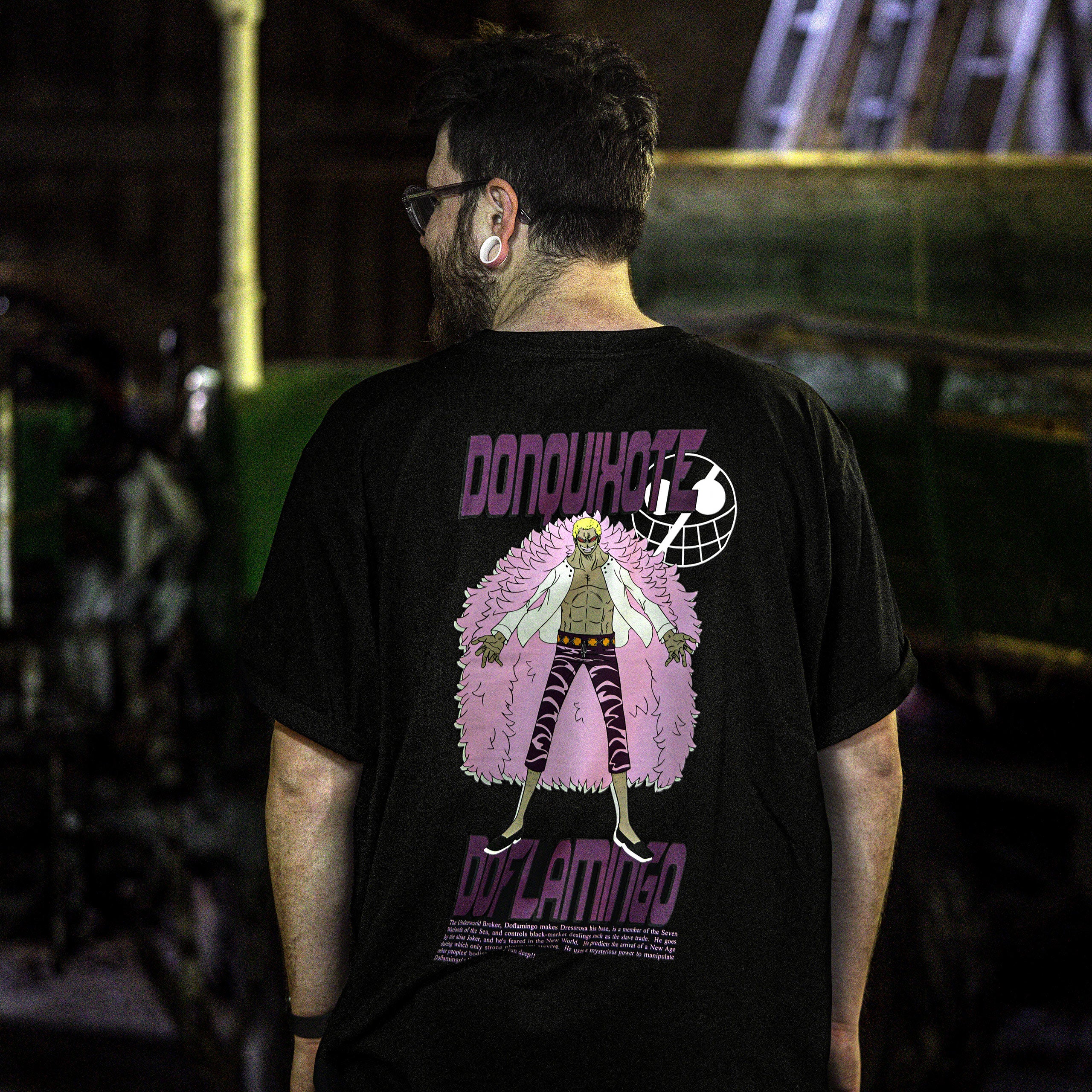 Imagen del producto One Piece - Camiseta oversize Don Quixote Doflamingo negra