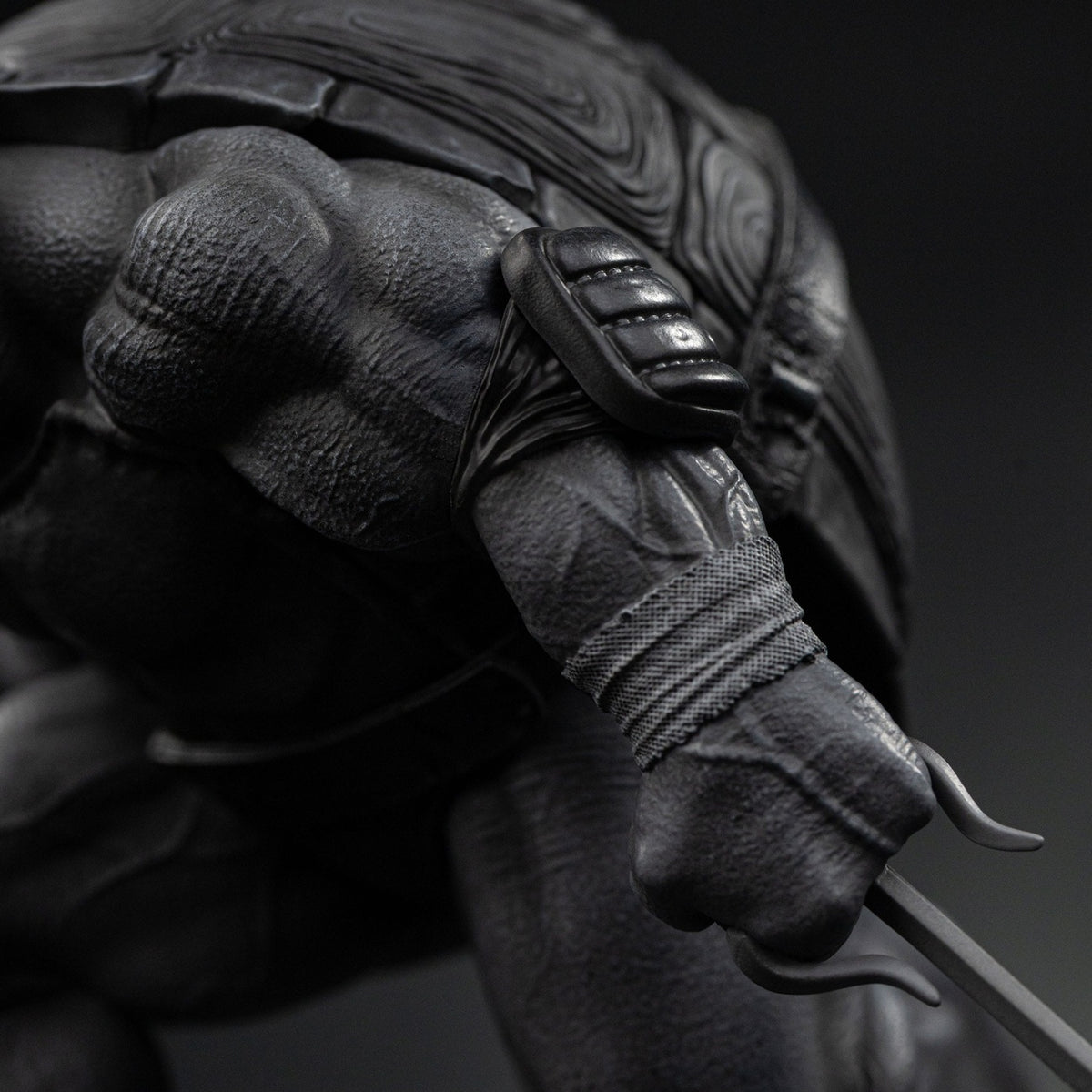 Imagen del producto Teenage Mutant Ninja Turtles Estatua Art Scale 1/10 Raphael Versión en Blanco y Negro 26 cm heo exclusive