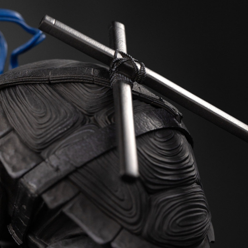 Imagen del producto Teenage Mutant Ninja Turtles Estatua Art Scale 1/10 Leonardo Versión en Blanco y Negro 26 cm heo exclusive