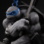 Imagen del producto Teenage Mutant Ninja Turtles Estatua Art Scale 1/10 Leonardo Versión en Blanco y Negro 26 cm heo exclusive
