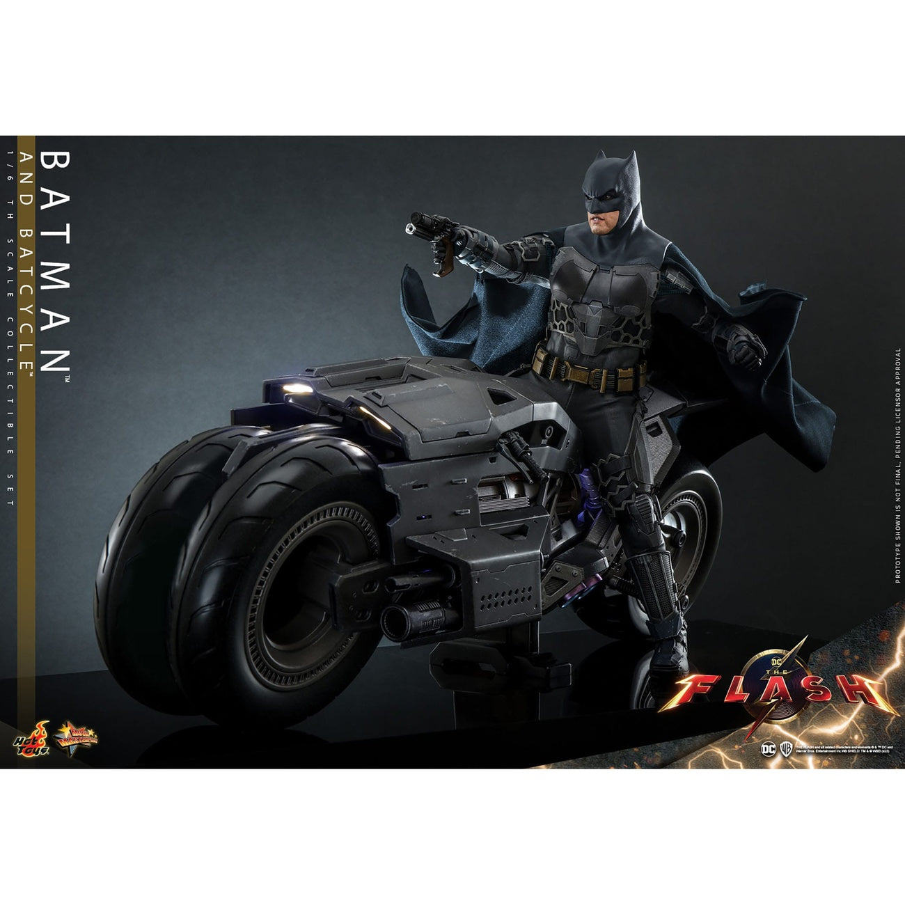 Imagen del producto The Flash Movie Masterpiece figura de acción con vehículo 1/6 Batman & Batcycle set 30 cm