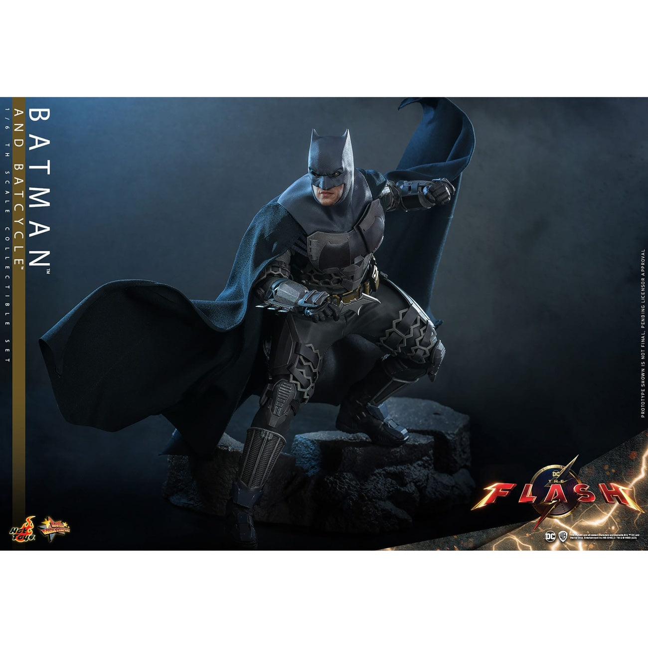 Imagen del producto The Flash Movie Masterpiece figura de acción con vehículo 1/6 Batman & Batcycle set 30 cm