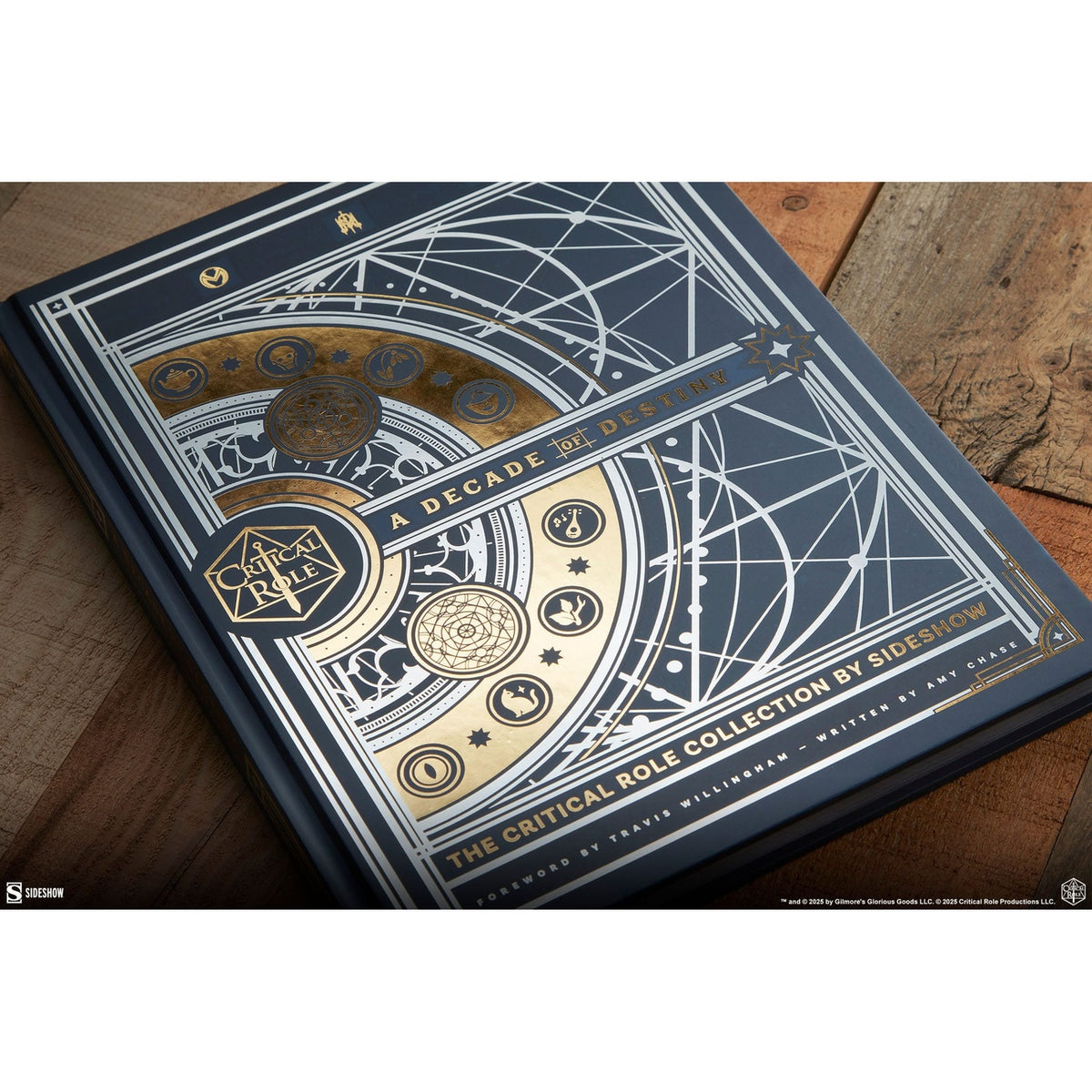 Imagen del producto Libro Sideshow Collectibles A Decade of Destiny: The Critical Role Collection de Sideshow *Versión en inglés*