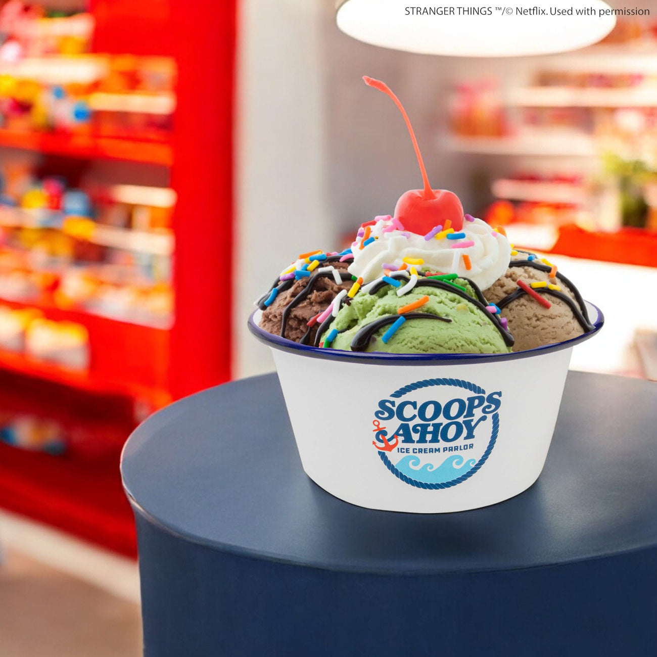 Imagen del producto Stranger Things Cuenco para helado con gorra de marinero Scoops Ahoy
