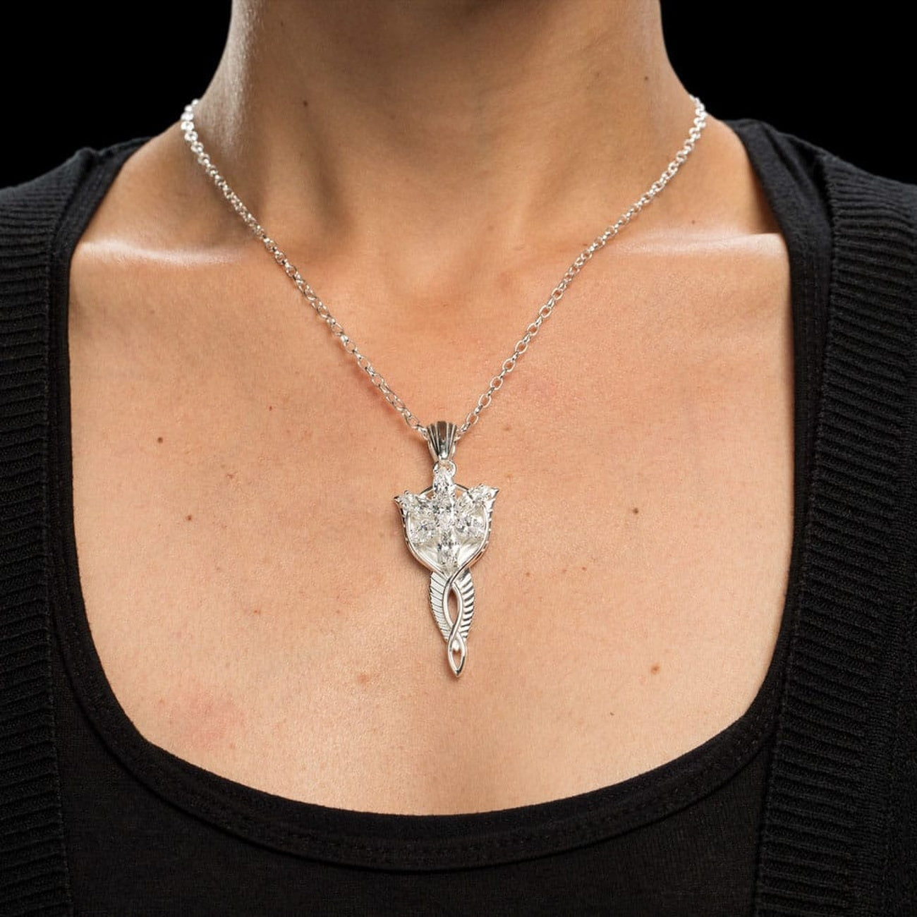 Product image The Lord of the Rings Arwen’s Evenstar Pendant with Chain Replica Sterling Silver