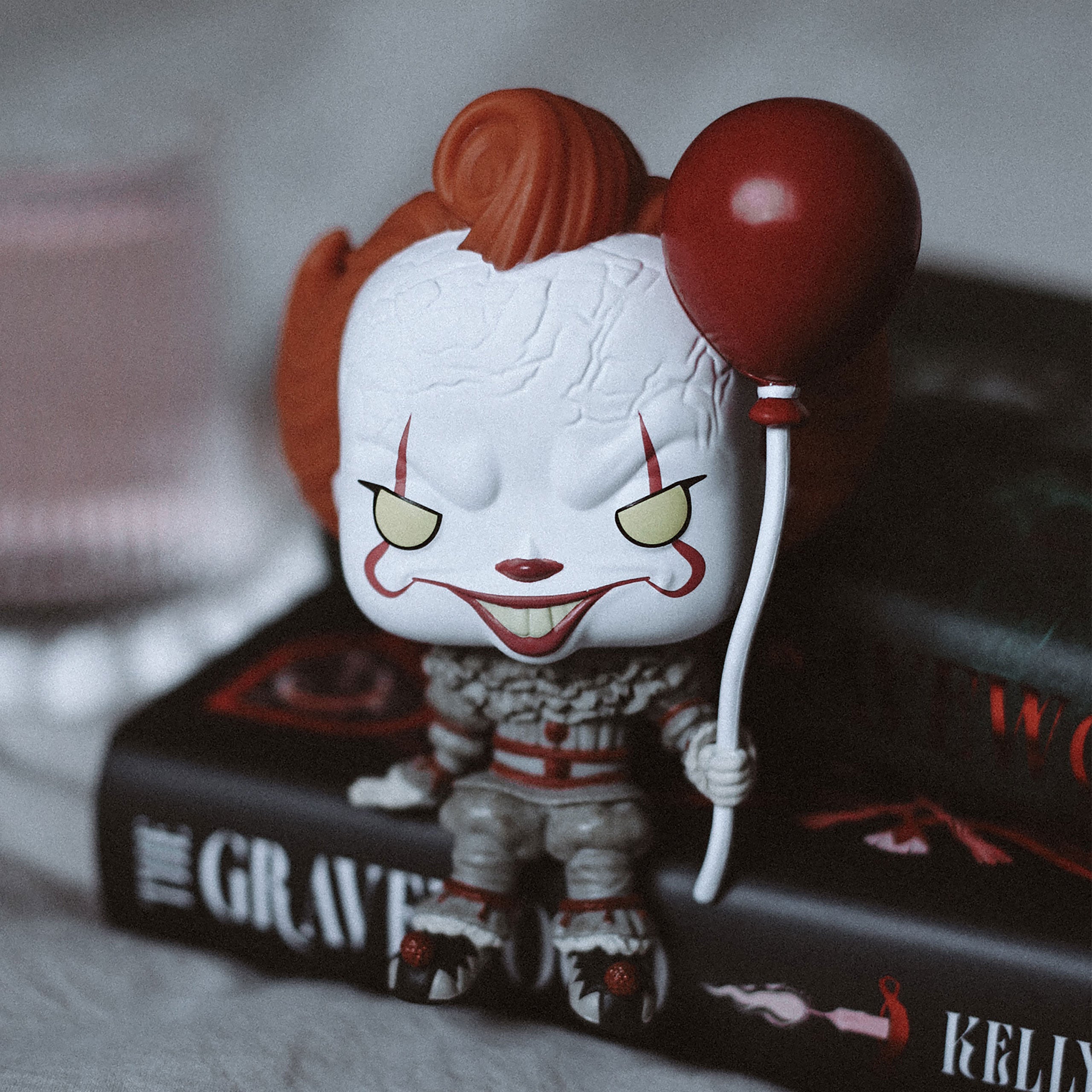 Imagen del producto It de Stephen King - Figura Funko Pop! Pennywise Horror Sitters
