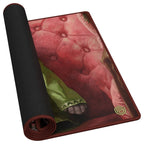 Imagen del producto Ultimate Guard Tapete de juego Magic: The Gathering "Duskmourn: House of Horror" - Twitching Doll