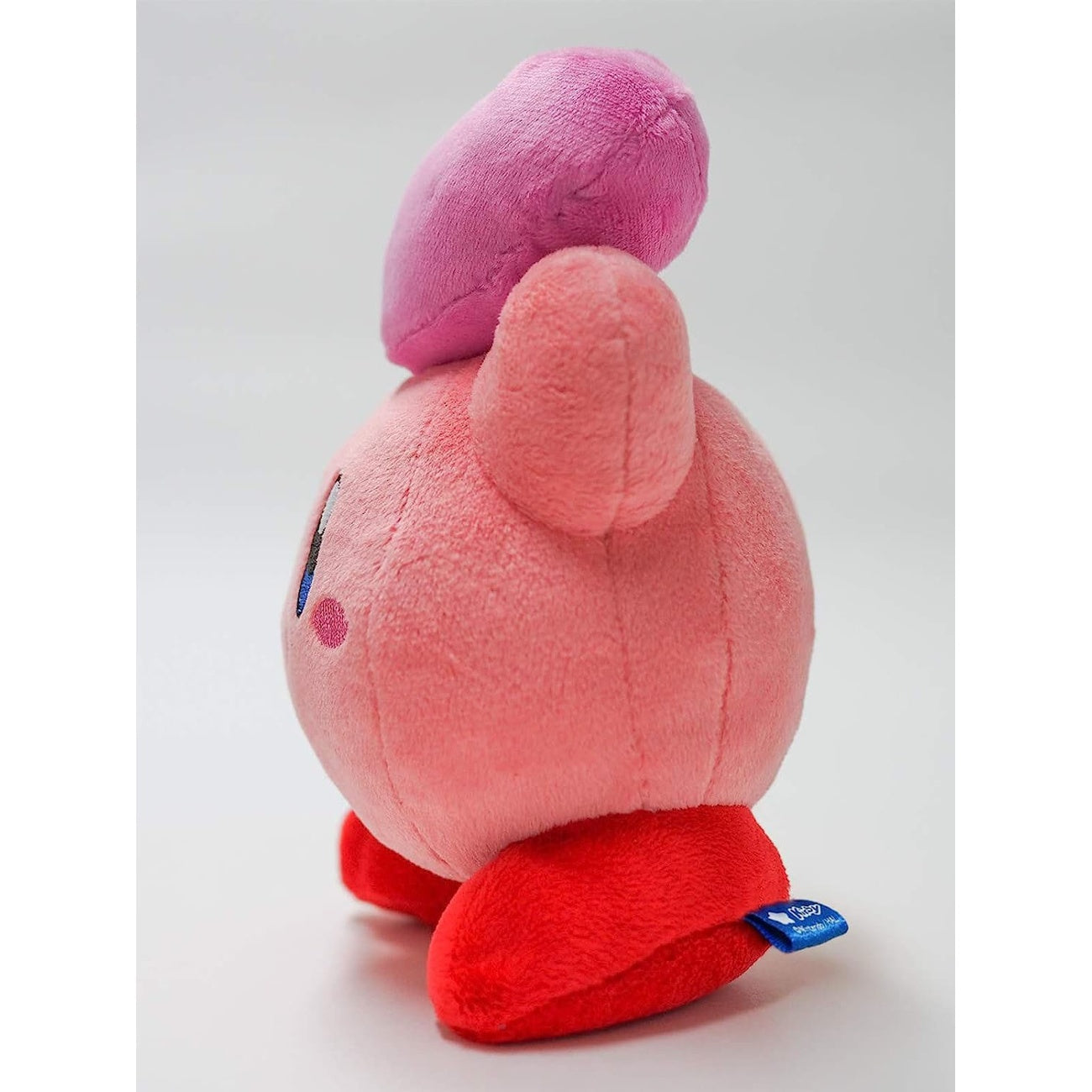 Imagen del producto Figura de peluche Kirby Kirby con corazón 16 cm