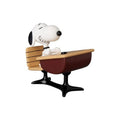 Imagen del producto Peanuts UDF Serie 18 Mini figura Snoopy con escritorio 9 cm