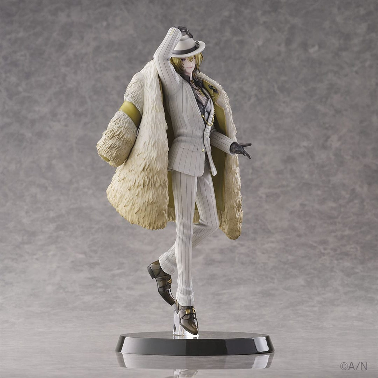 Imagen del producto Nijisanji Figura PVC 1/7 Luca Kaneshiro 30 cm